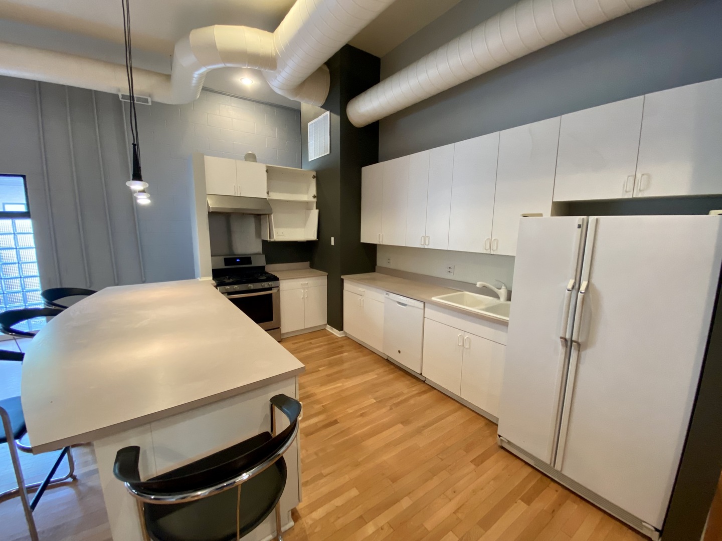 400 N Racine Avenue Unit: 101