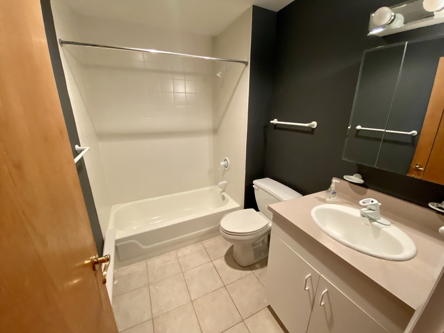 400 N Racine Avenue Unit: 101