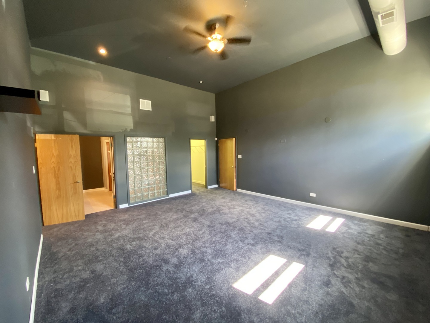 400 N Racine Avenue Unit: 101