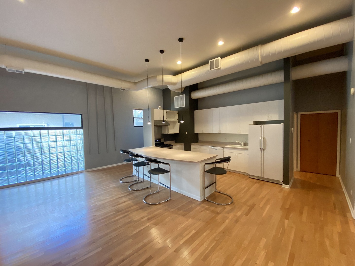 400 N Racine Avenue Unit: 101