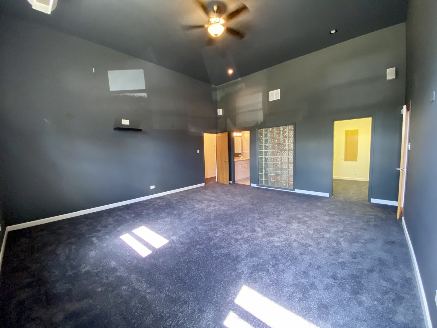 400 N Racine Avenue Unit: 101