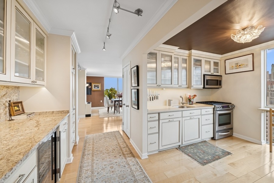 1555 N Dearborn Parkway Unit: 25AB