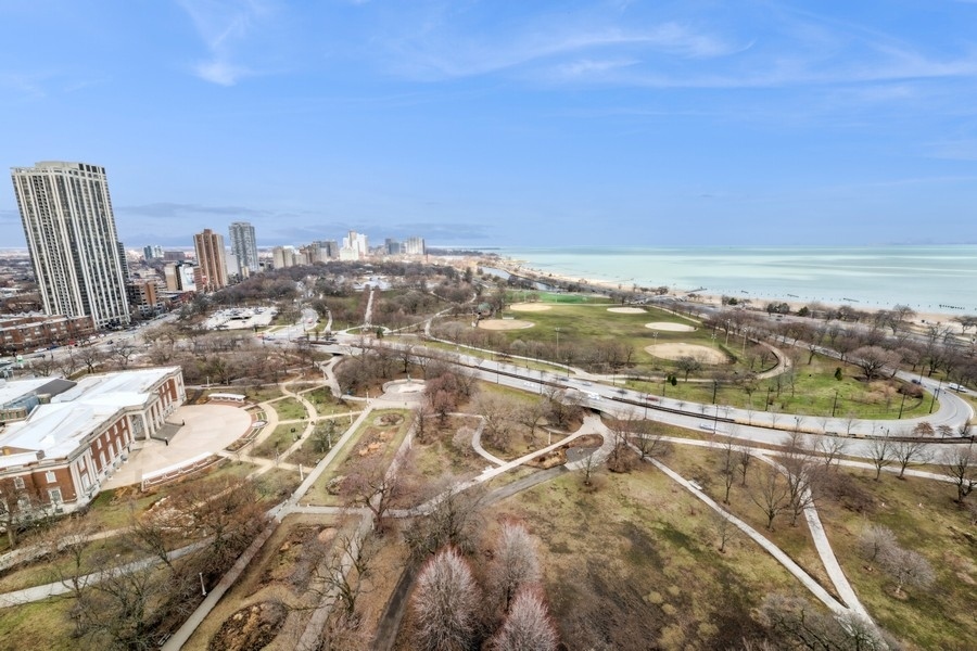 1555 N Dearborn Parkway Unit: 25AB