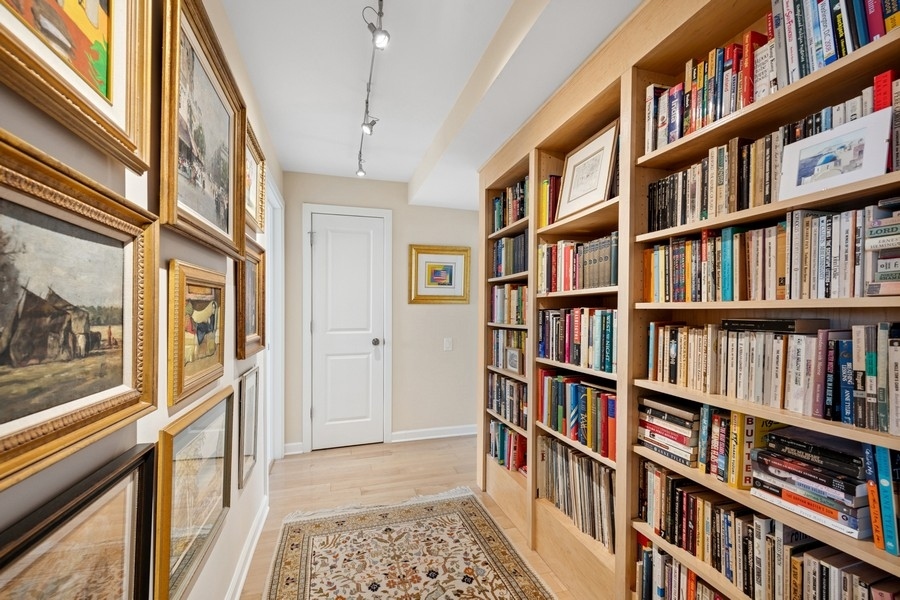 1555 N Dearborn Parkway Unit: 25AB