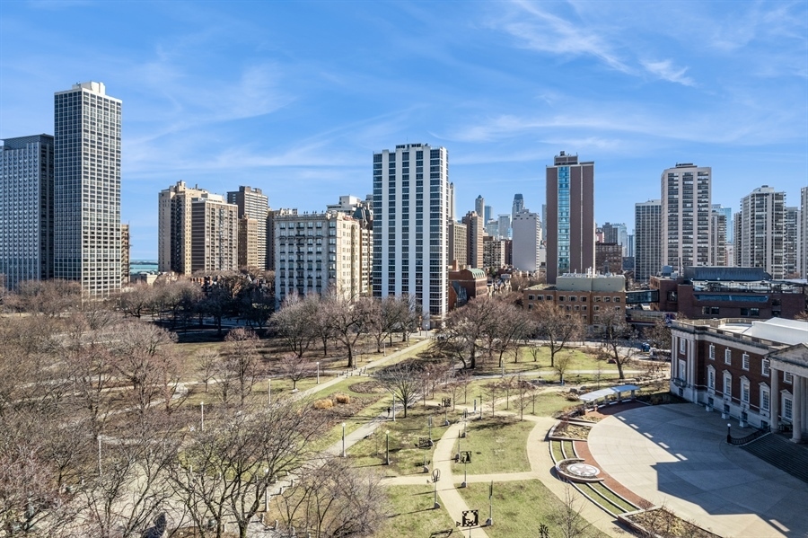 1555 N Dearborn Parkway Unit: 25AB