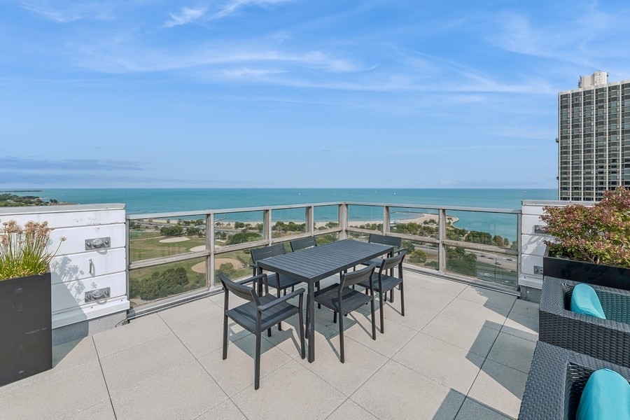 1555 N Dearborn Parkway Unit: 25AB