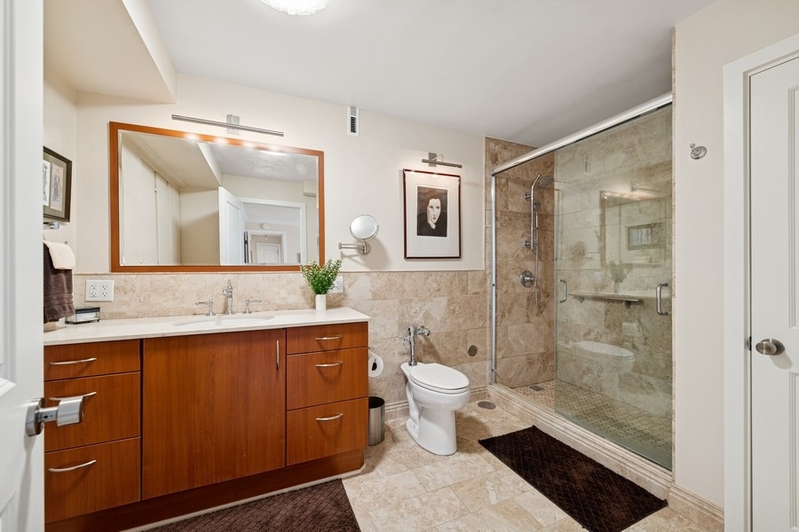 1555 N Dearborn Parkway Unit: 25AB