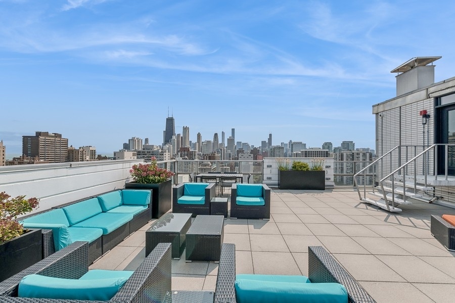 1555 N Dearborn Parkway Unit: 25AB