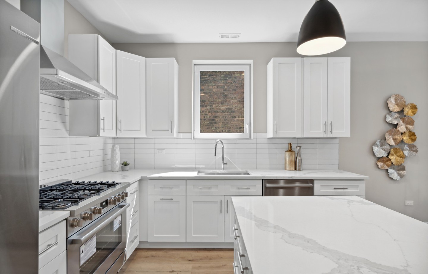 3335 N Sheffield Avenue Unit: 3N