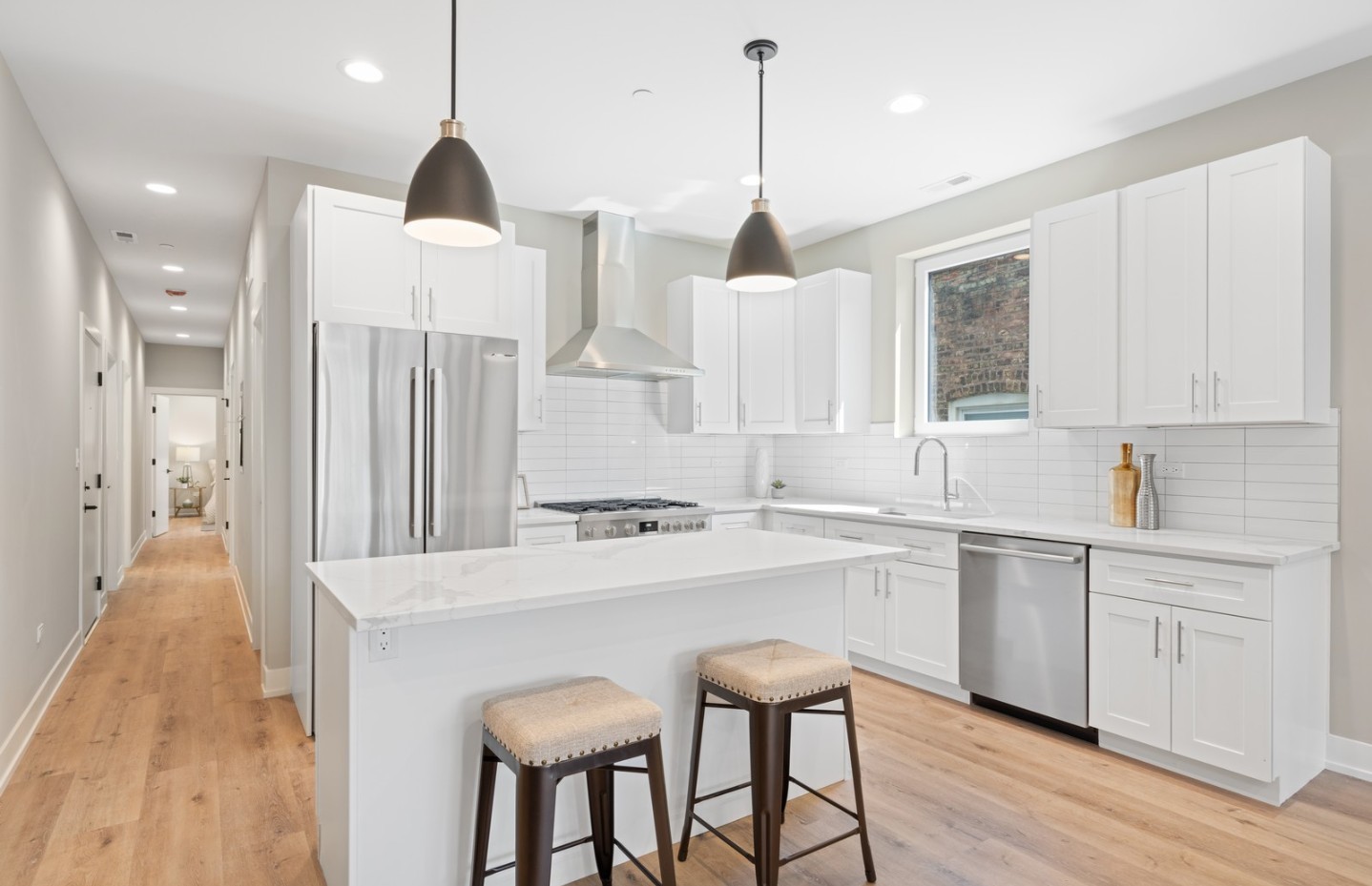 3335 N Sheffield Avenue Unit: 3N