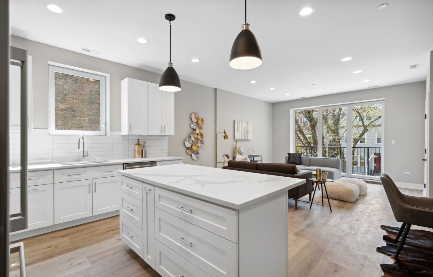 3335 N Sheffield Avenue Unit: 3N