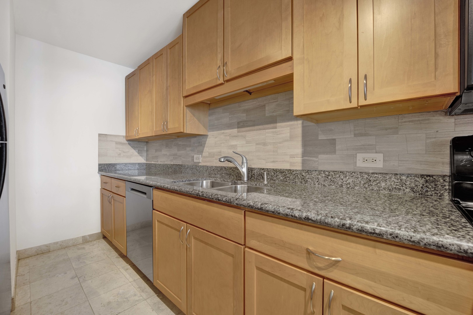 1660 N LaSalle Drive Unit: 710