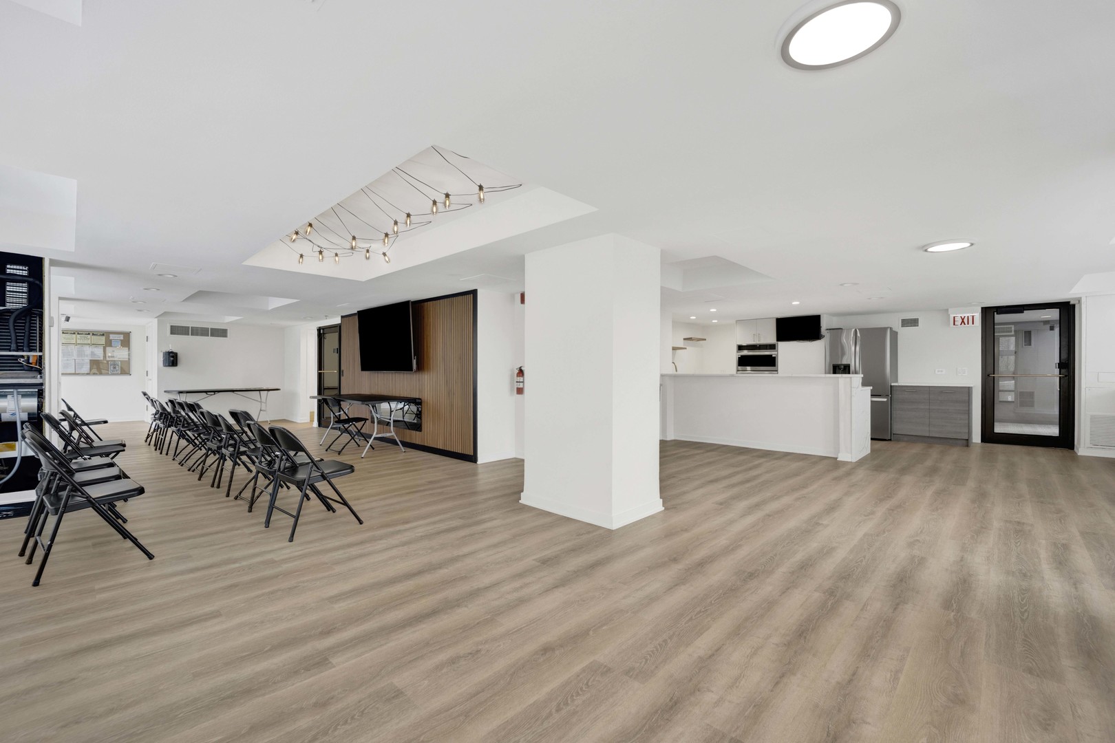 1660 N LaSalle Drive Unit: 710