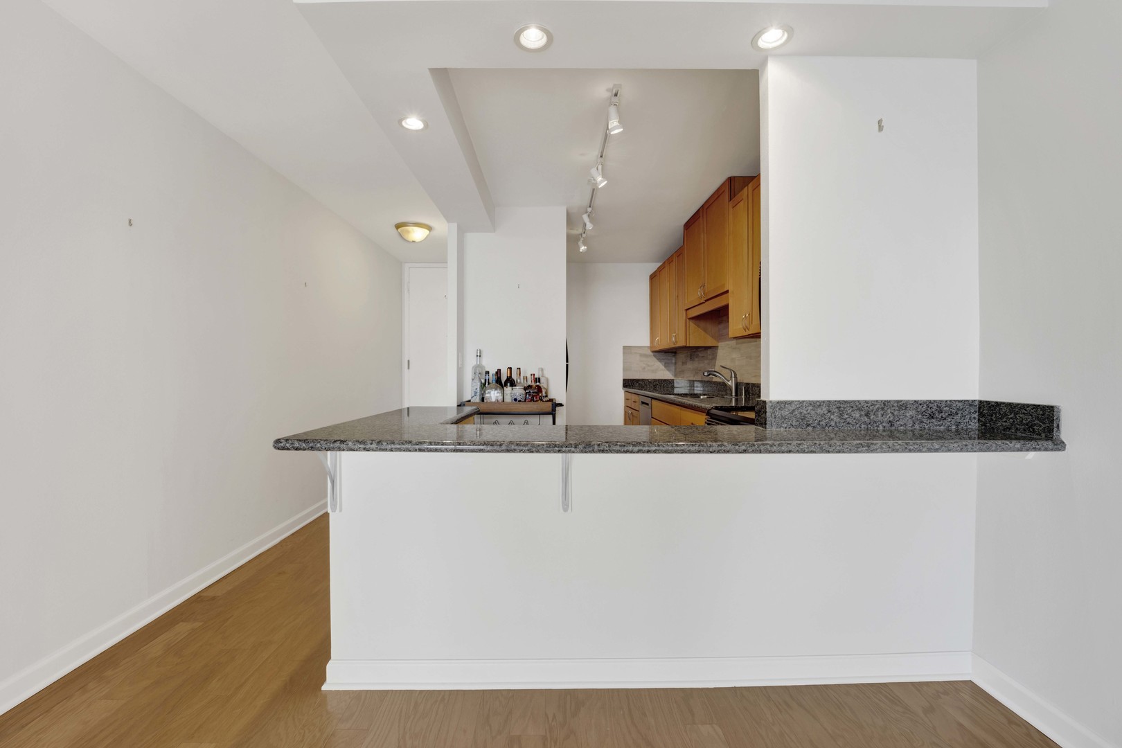 1660 N LaSalle Drive Unit: 710