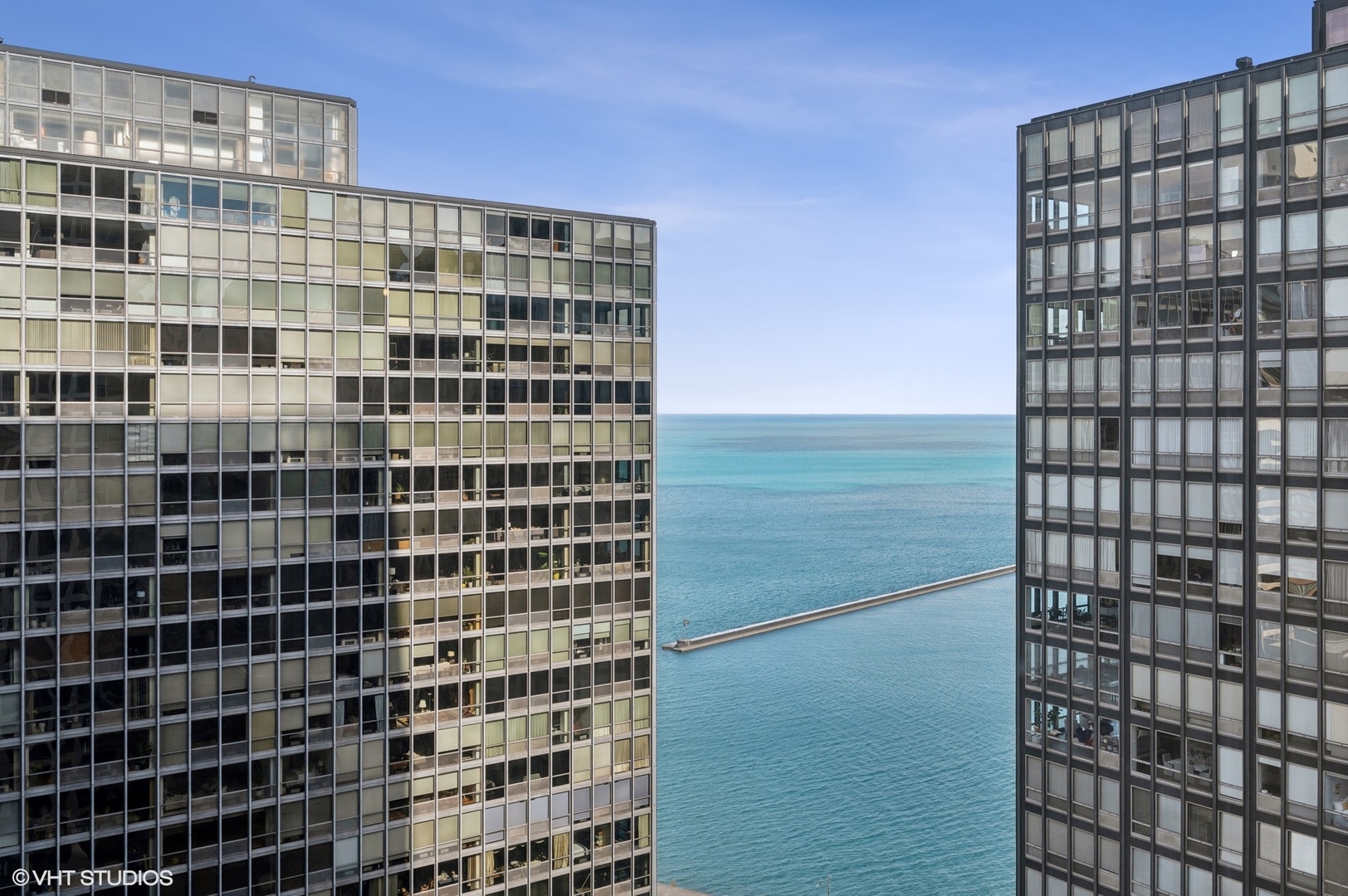 260 E Chestnut Street Unit: 2604