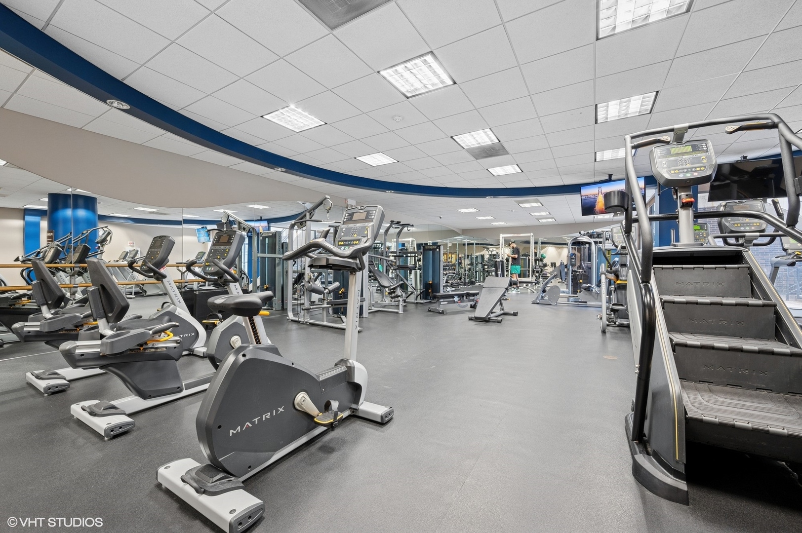 260 E Chestnut Street Unit: 2604