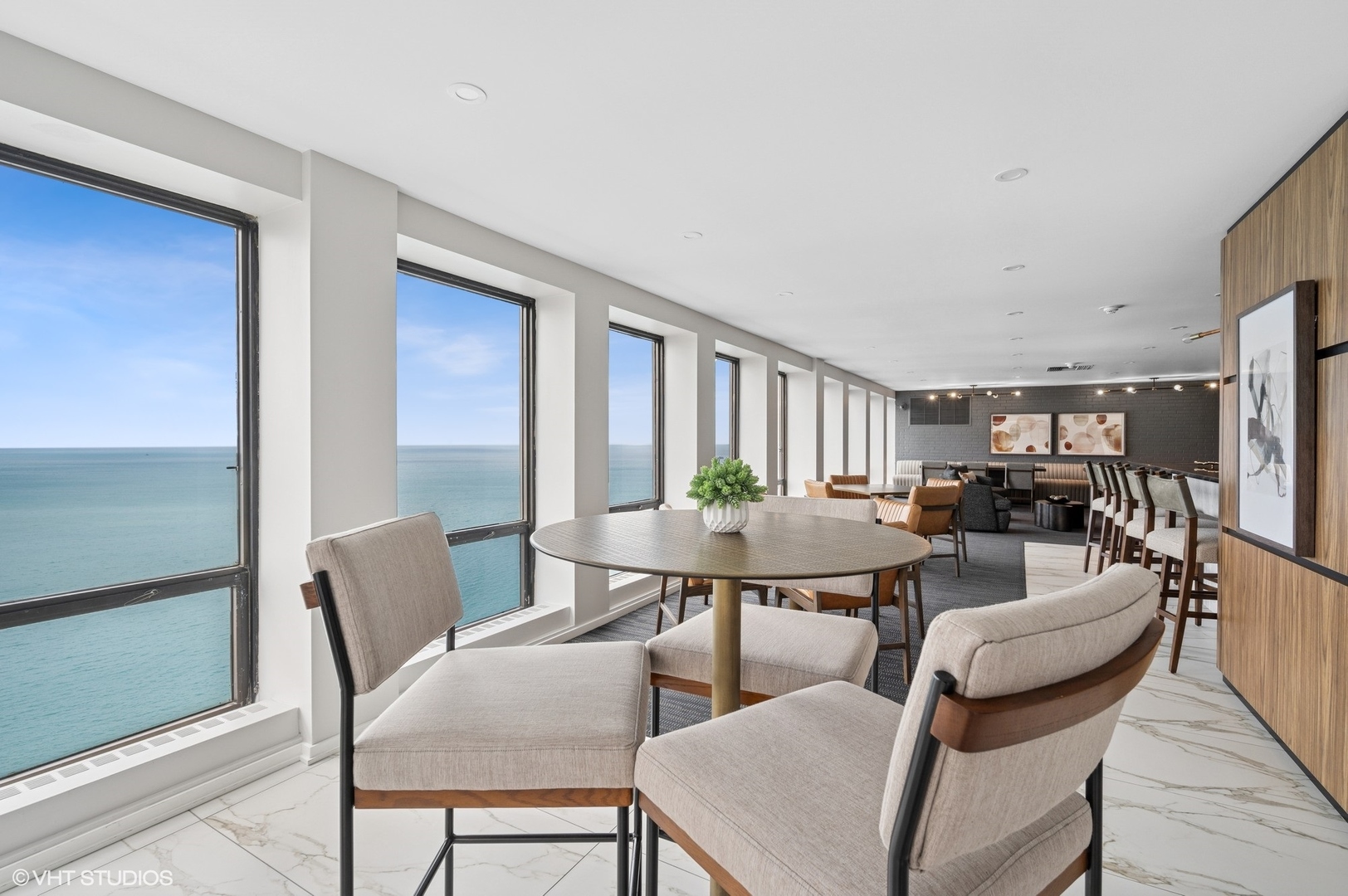 260 E Chestnut Street Unit: 2604