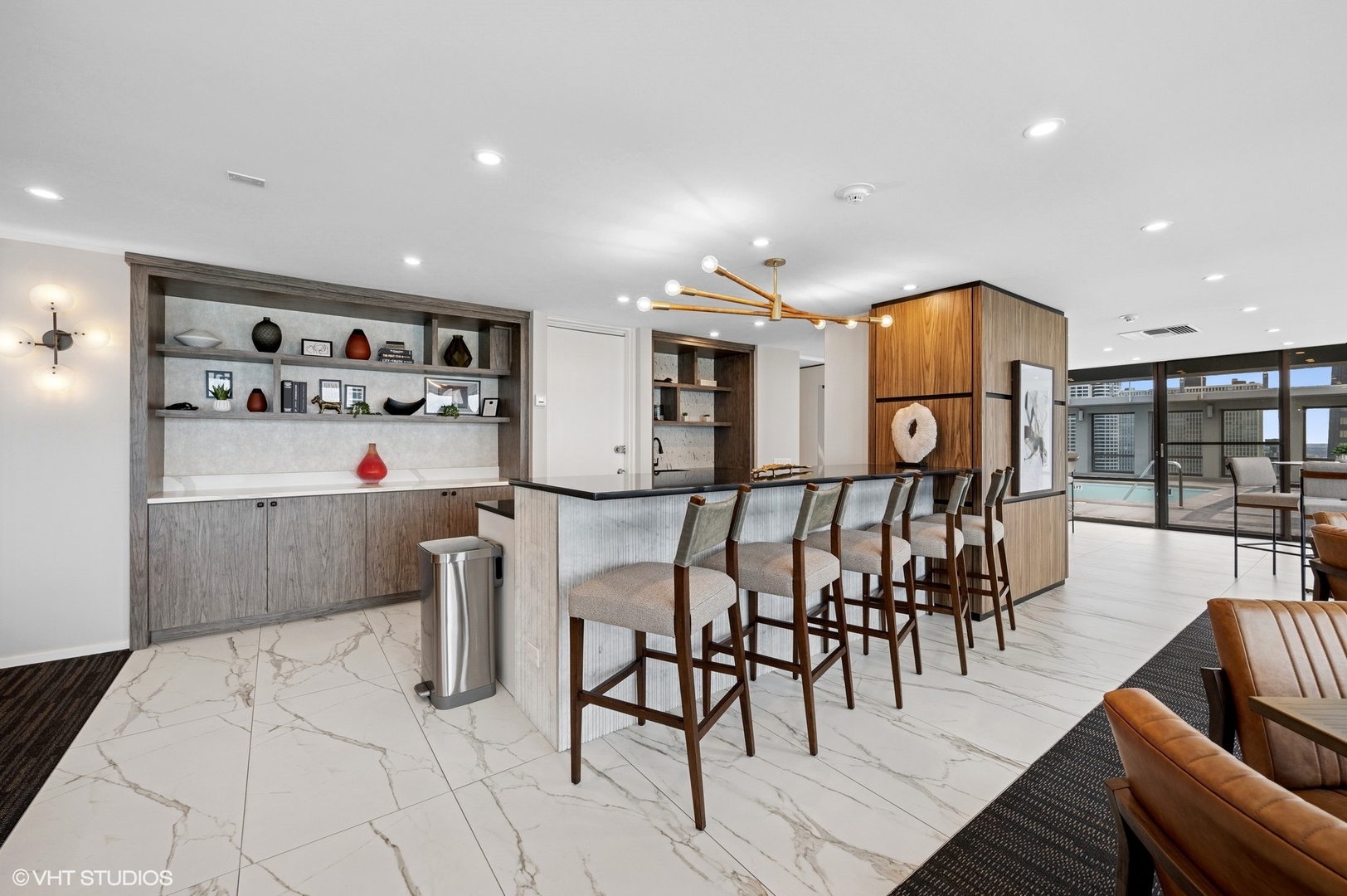 260 E Chestnut Street Unit: 2604