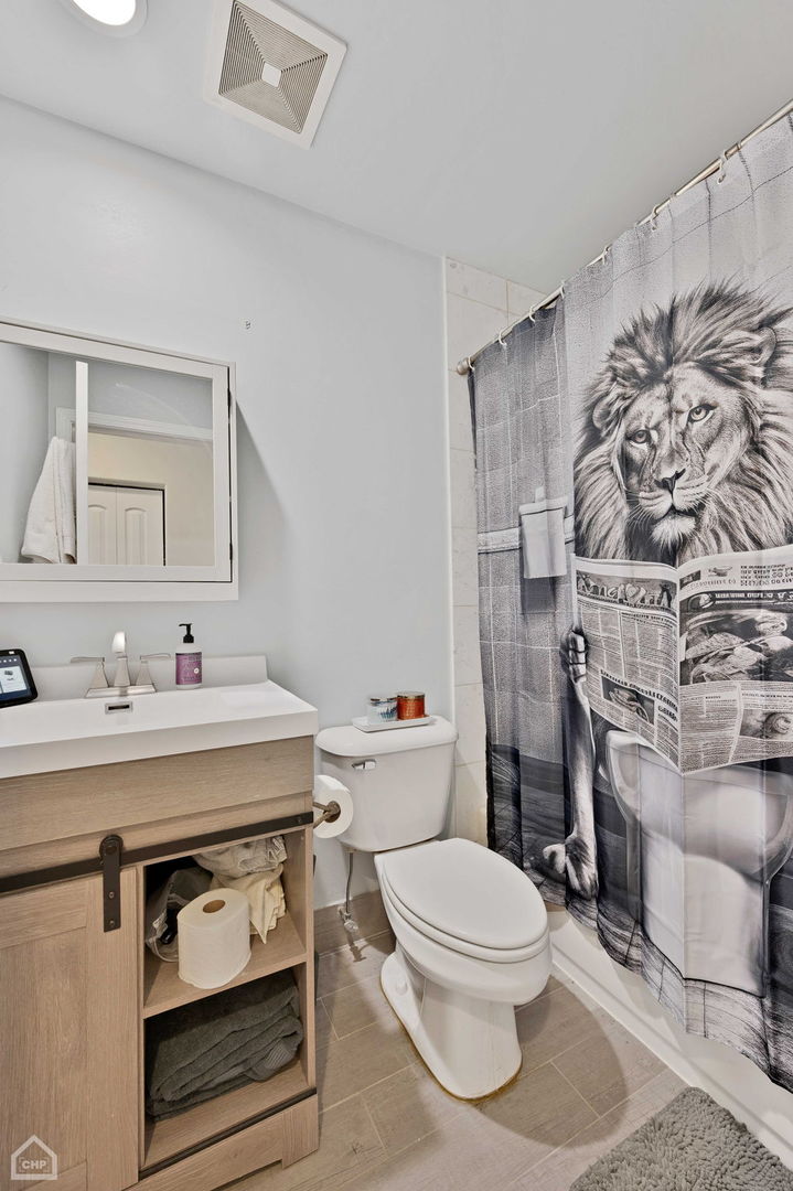 4716 W Addison Street Unit: 2W