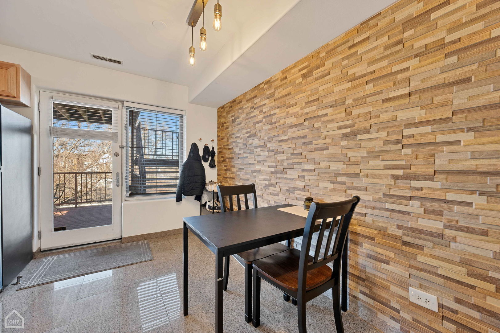 4716 W Addison Street Unit: 2W