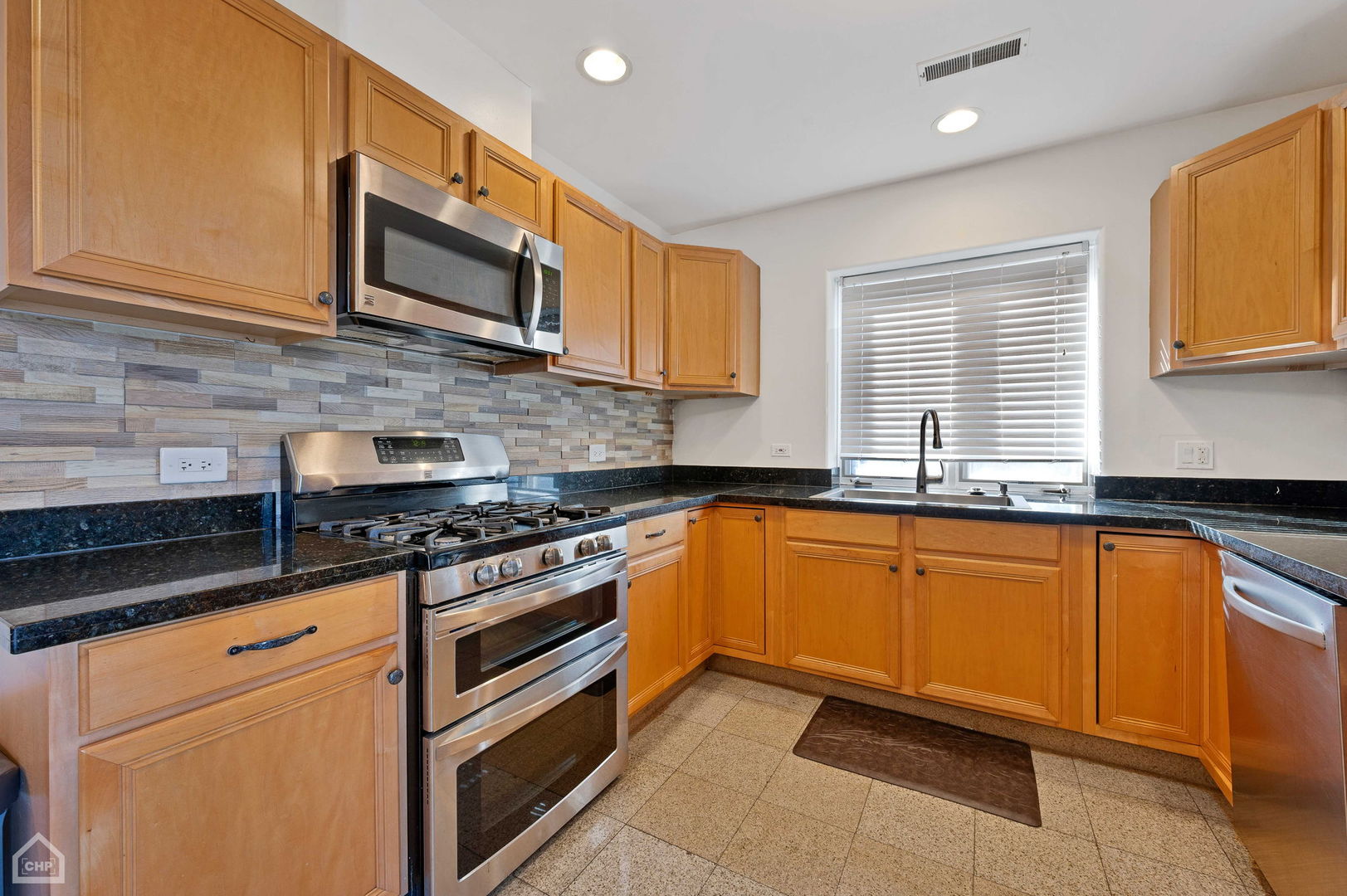 4716 W Addison Street Unit: 2W