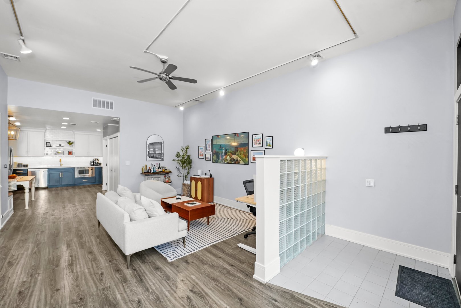 2149 N Southport Avenue Unit: 1A