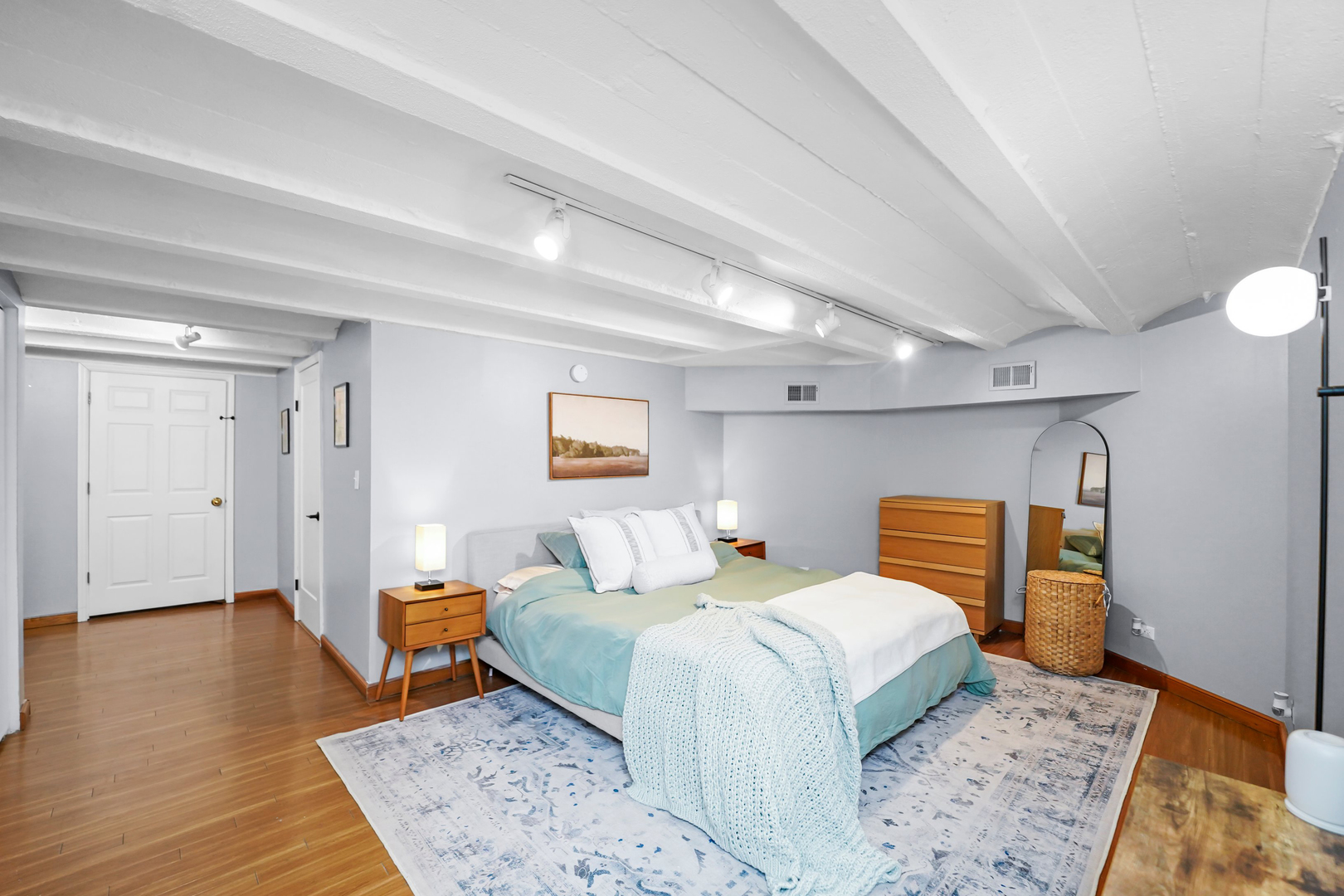 2149 N Southport Avenue Unit: 1A