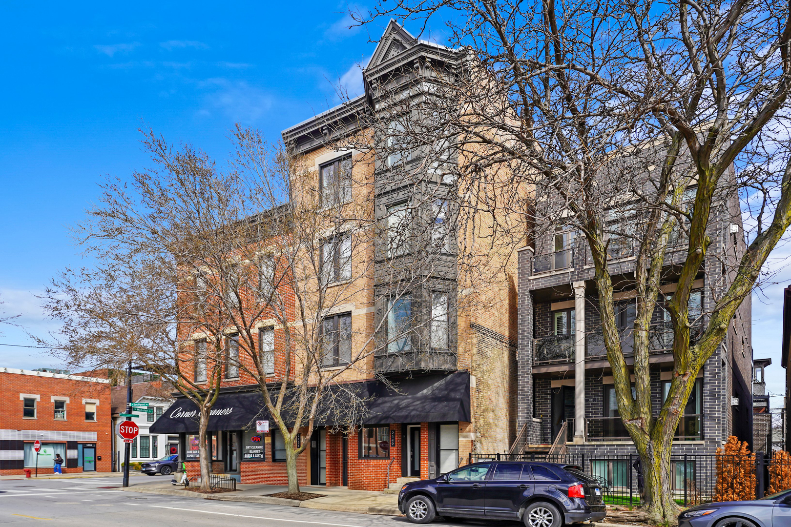 2149 N Southport Avenue Unit: 1A