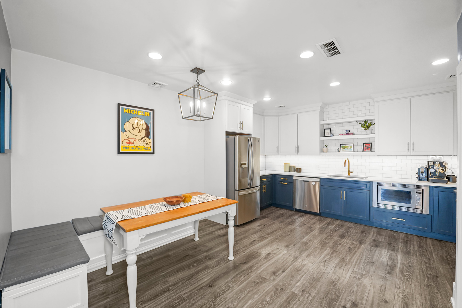 2149 N Southport Avenue Unit: 1A