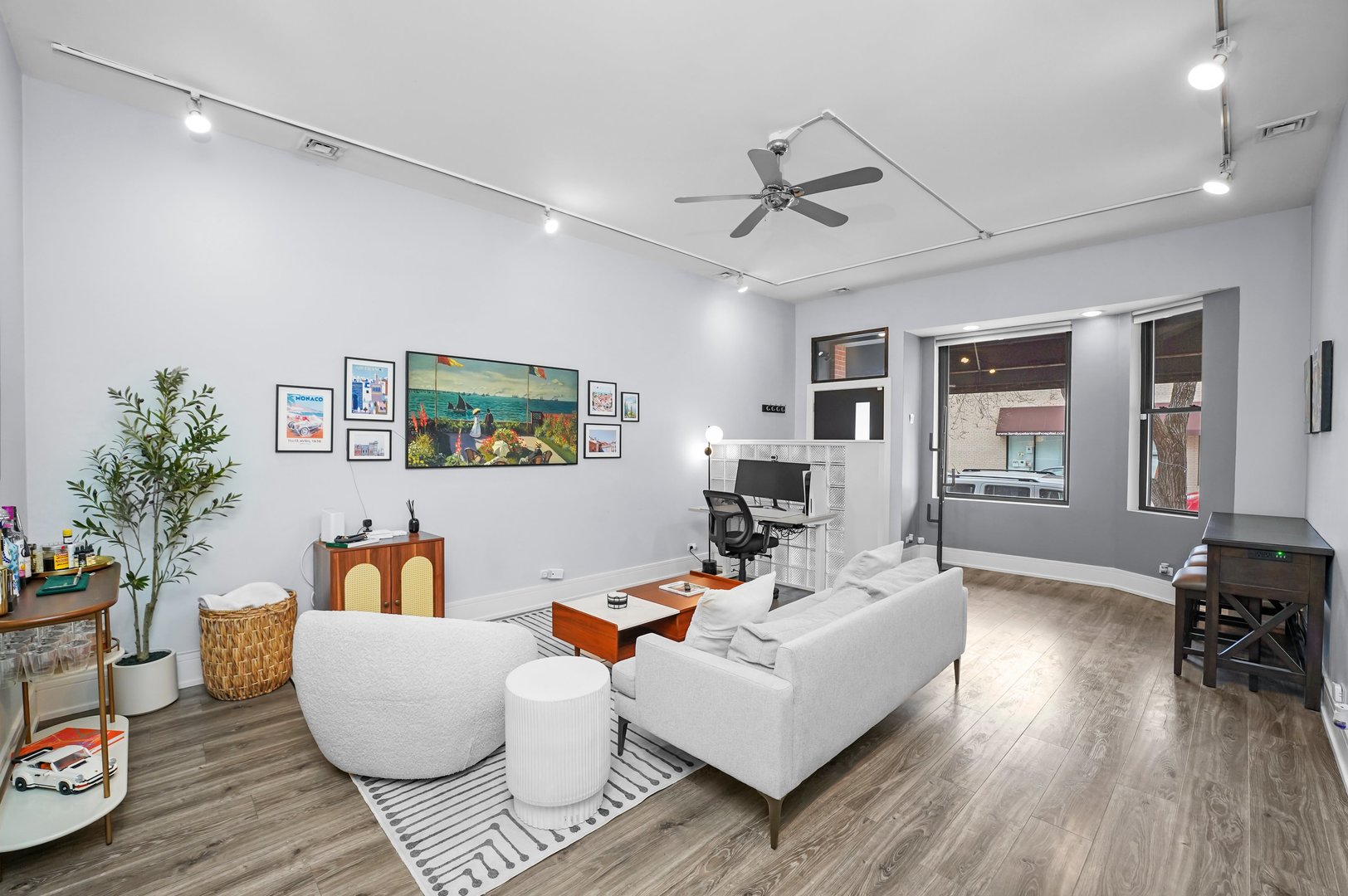 2149 N Southport Avenue Unit: 1A