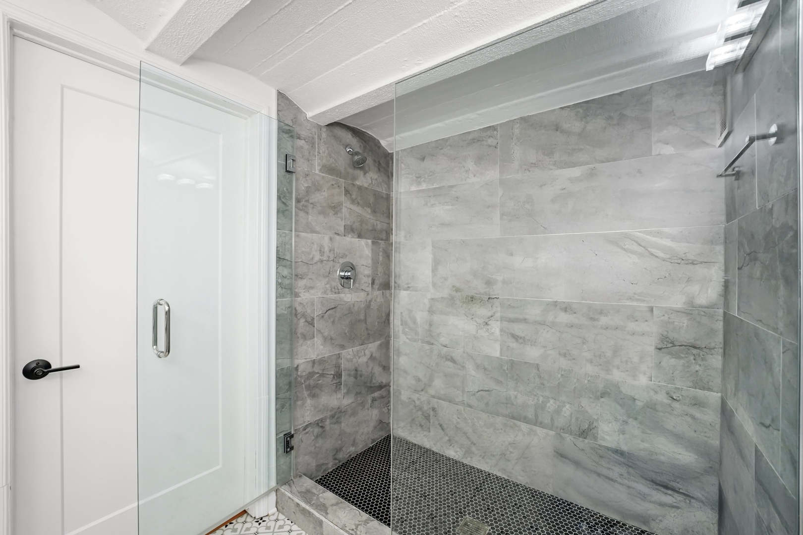 2149 N Southport Avenue Unit: 1A