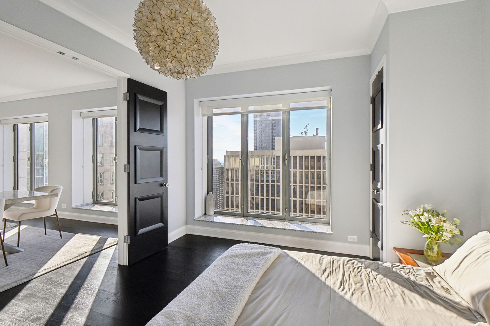 950 N Michigan Avenue Unit: 3304