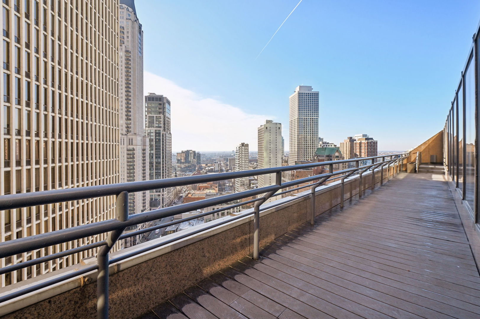 950 N Michigan Avenue Unit: 3304