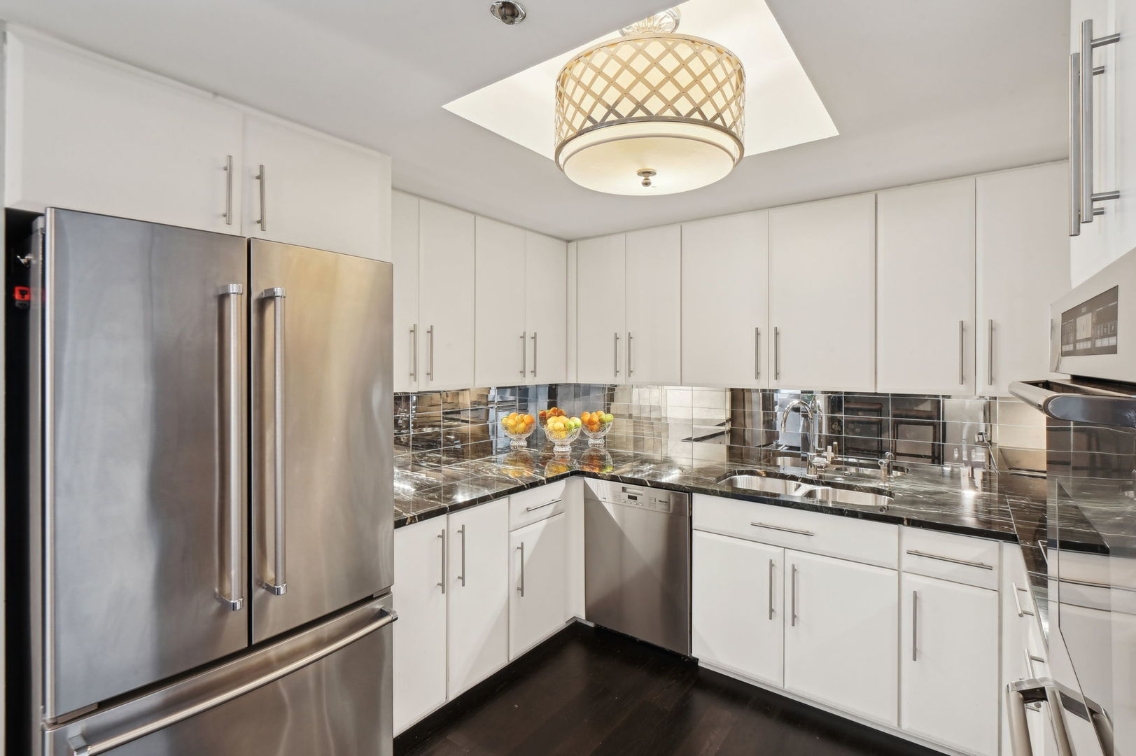 950 N Michigan Avenue Unit: 3304