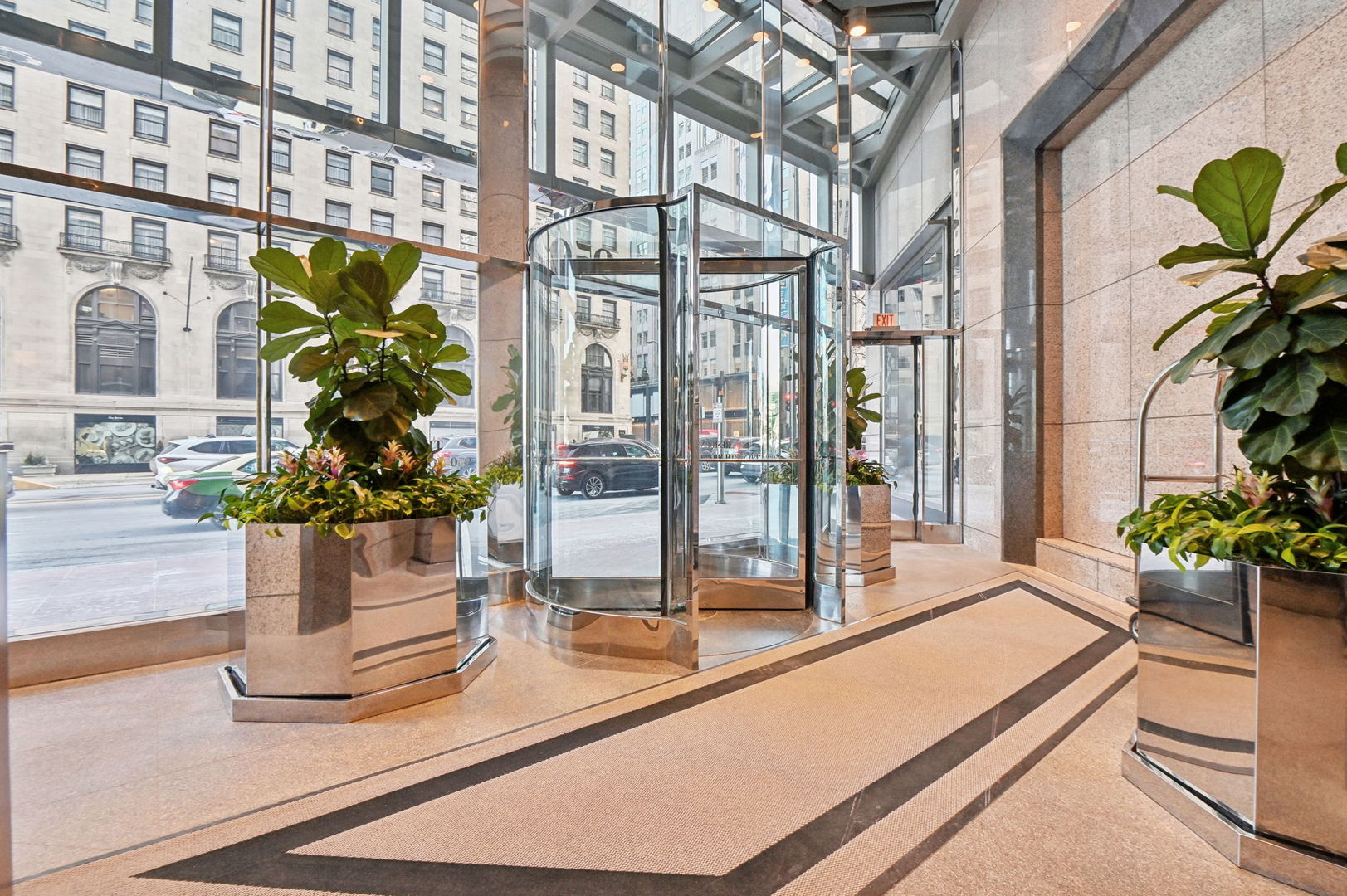 950 N Michigan Avenue Unit: 3304
