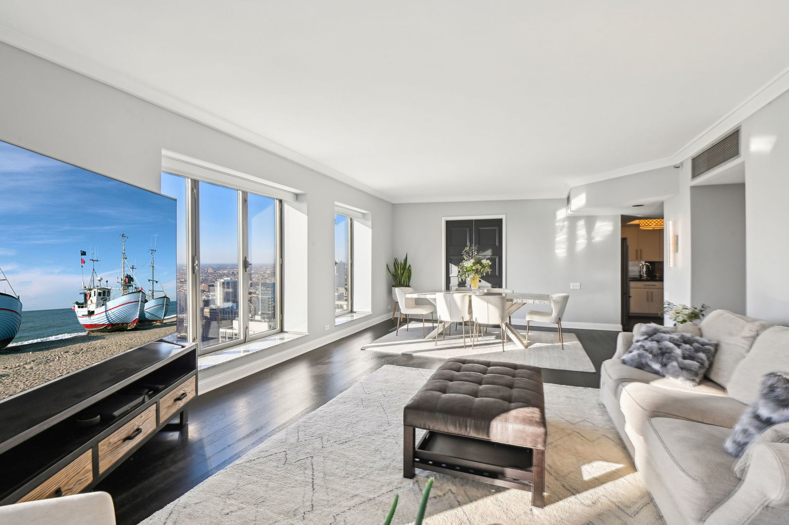 950 N Michigan Avenue Unit: 3304