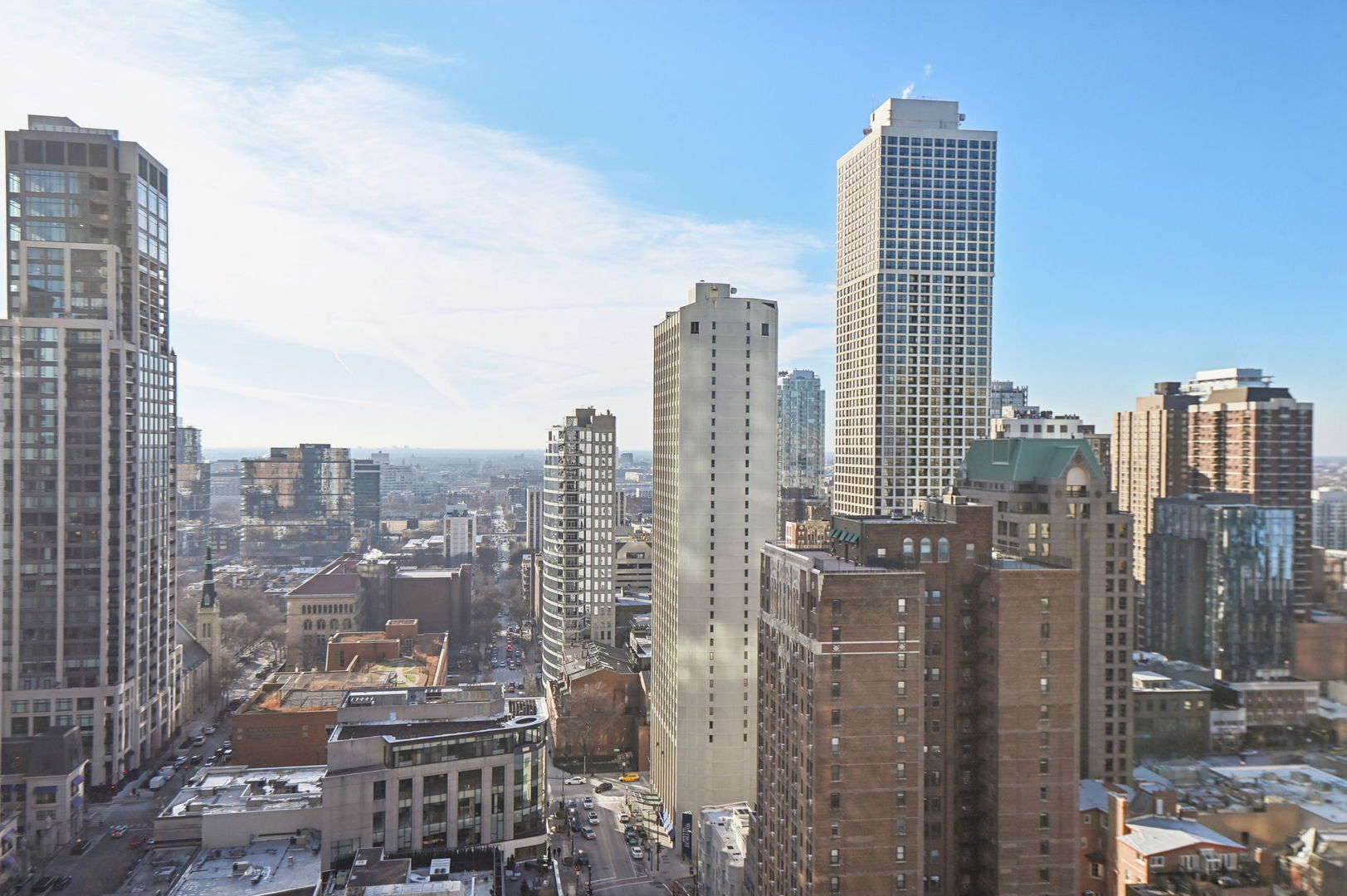 950 N Michigan Avenue Unit: 3304