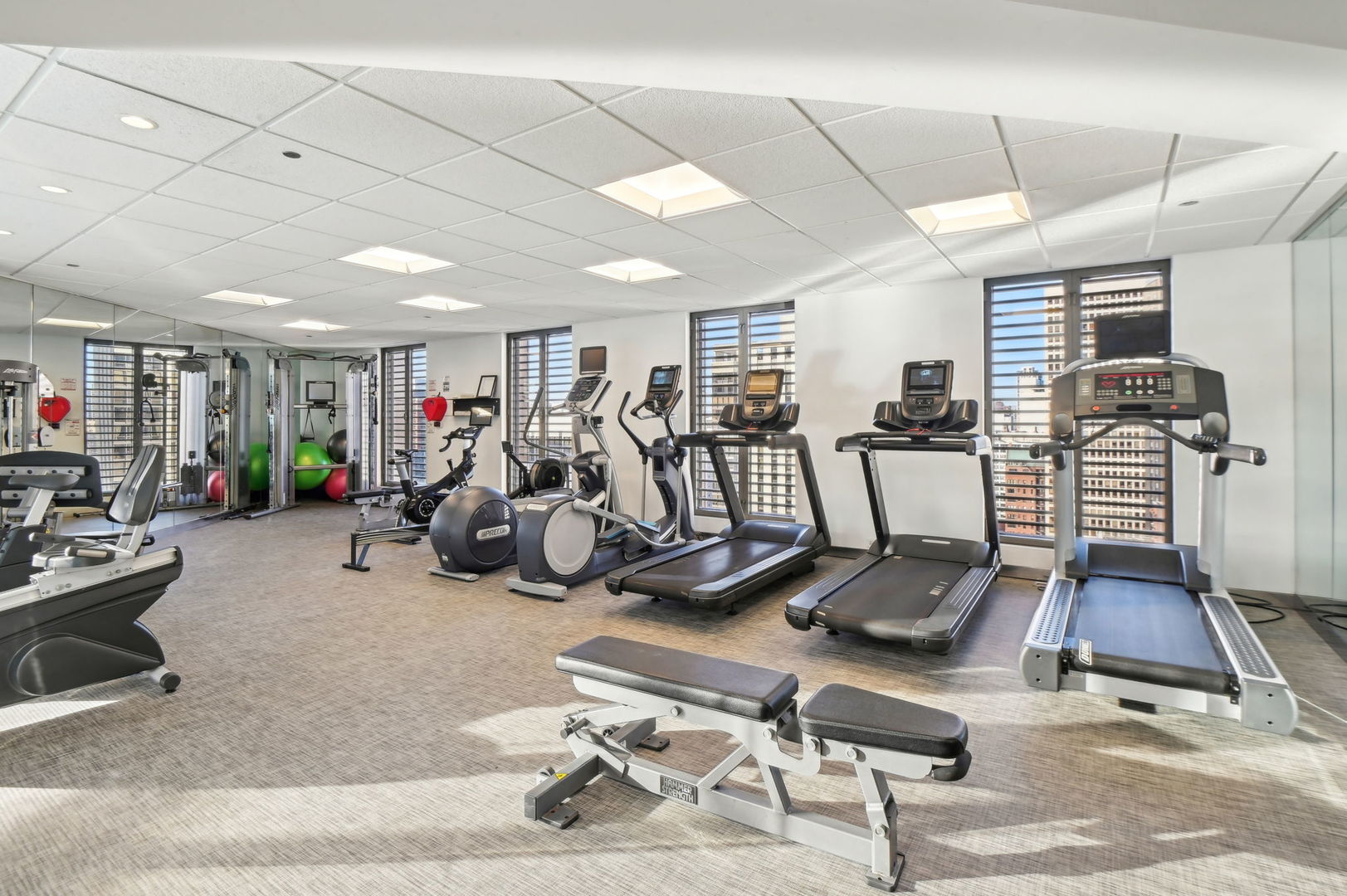 950 N Michigan Avenue Unit: 3304