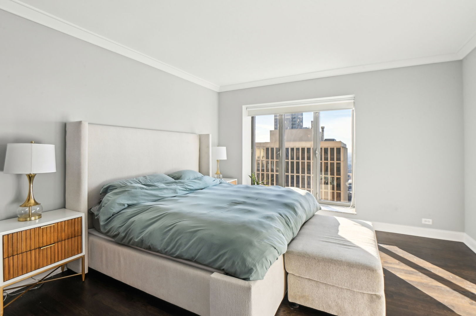 950 N Michigan Avenue Unit: 3304