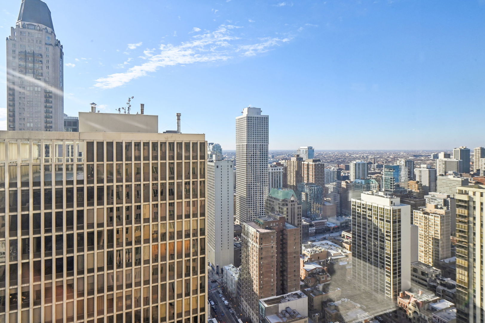 950 N Michigan Avenue Unit: 3304