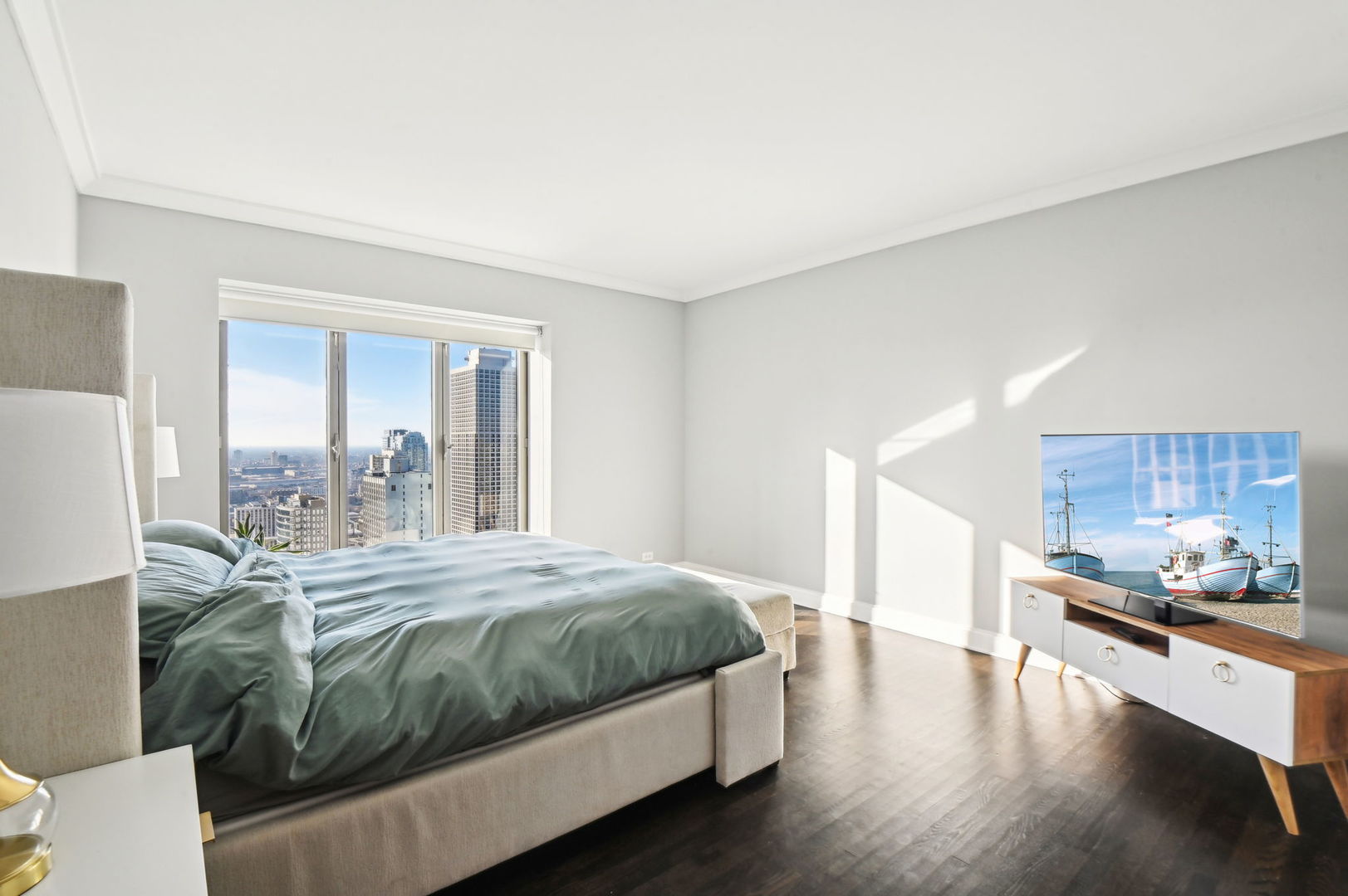 950 N Michigan Avenue Unit: 3304
