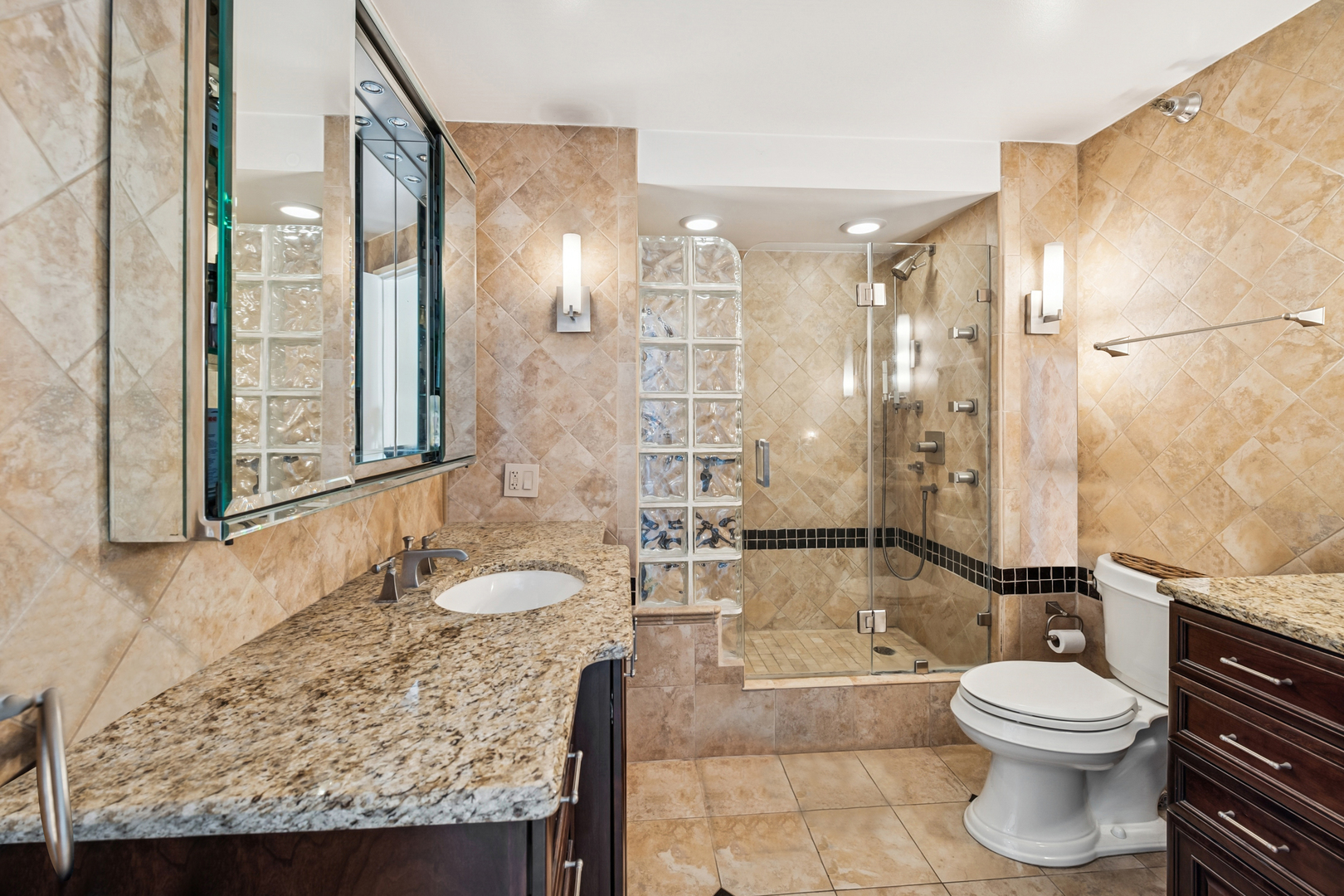 195 N Harbor Drive Unit: 802