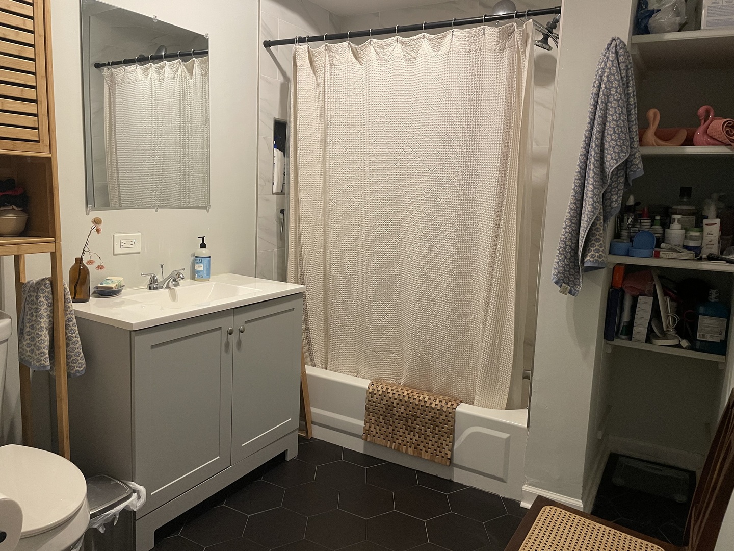 973 W 19th Street Unit: 2