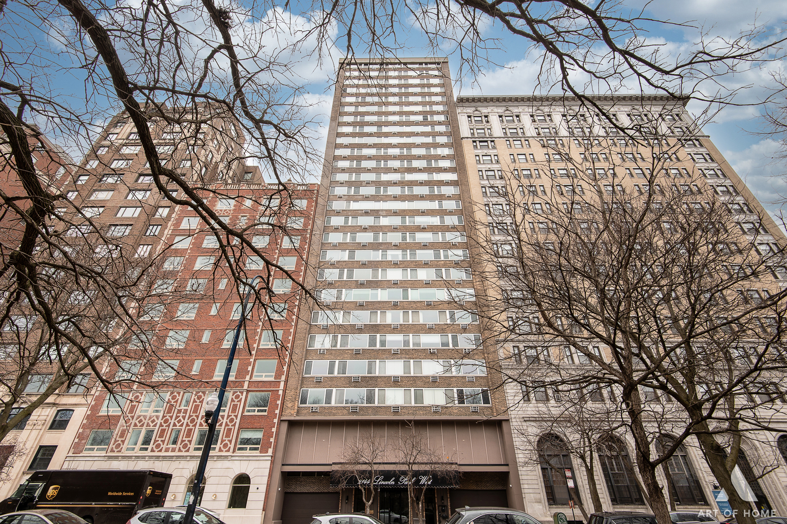 2144 N Lincoln Park West Unit: 8C