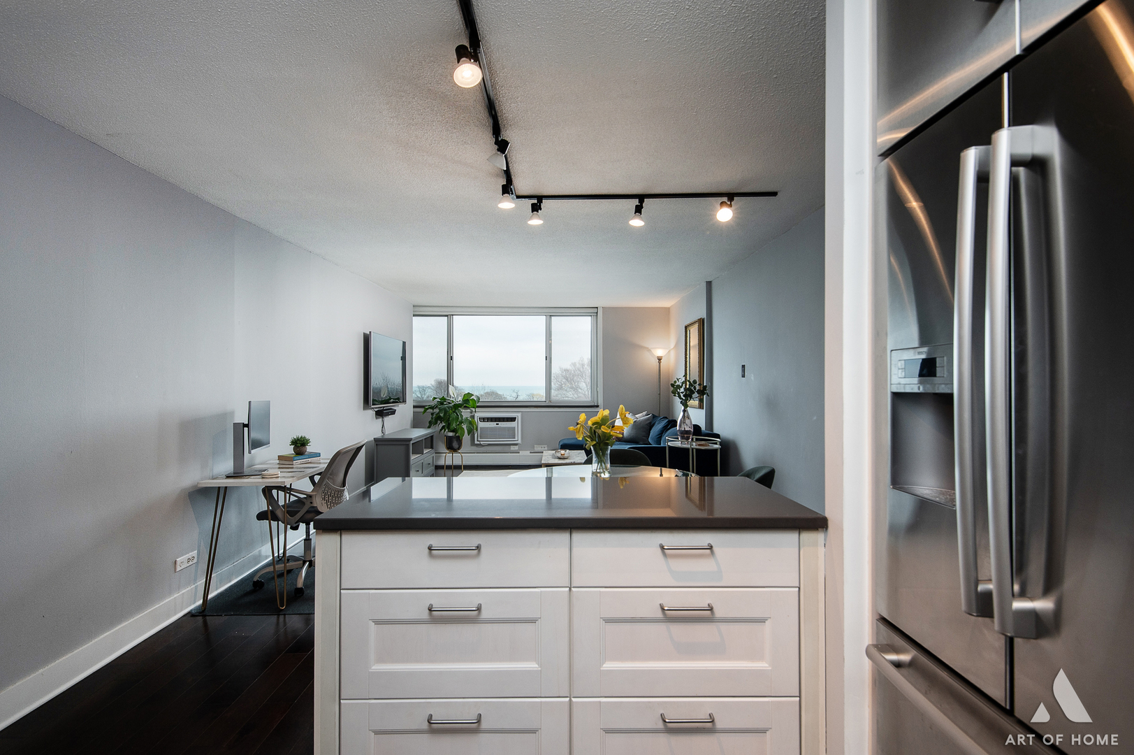 2144 N Lincoln Park West Unit: 8C