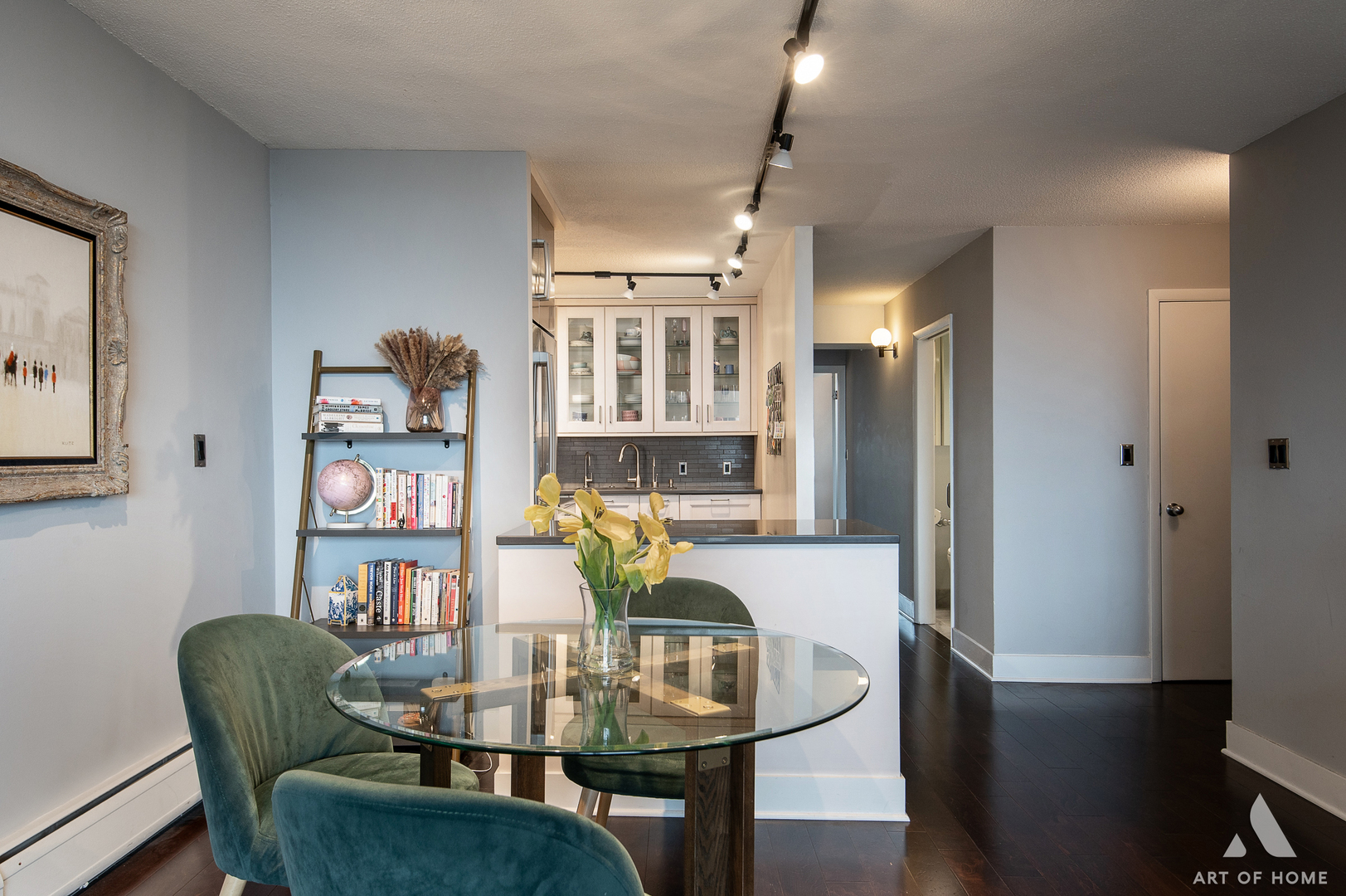 2144 N Lincoln Park West Unit: 8C