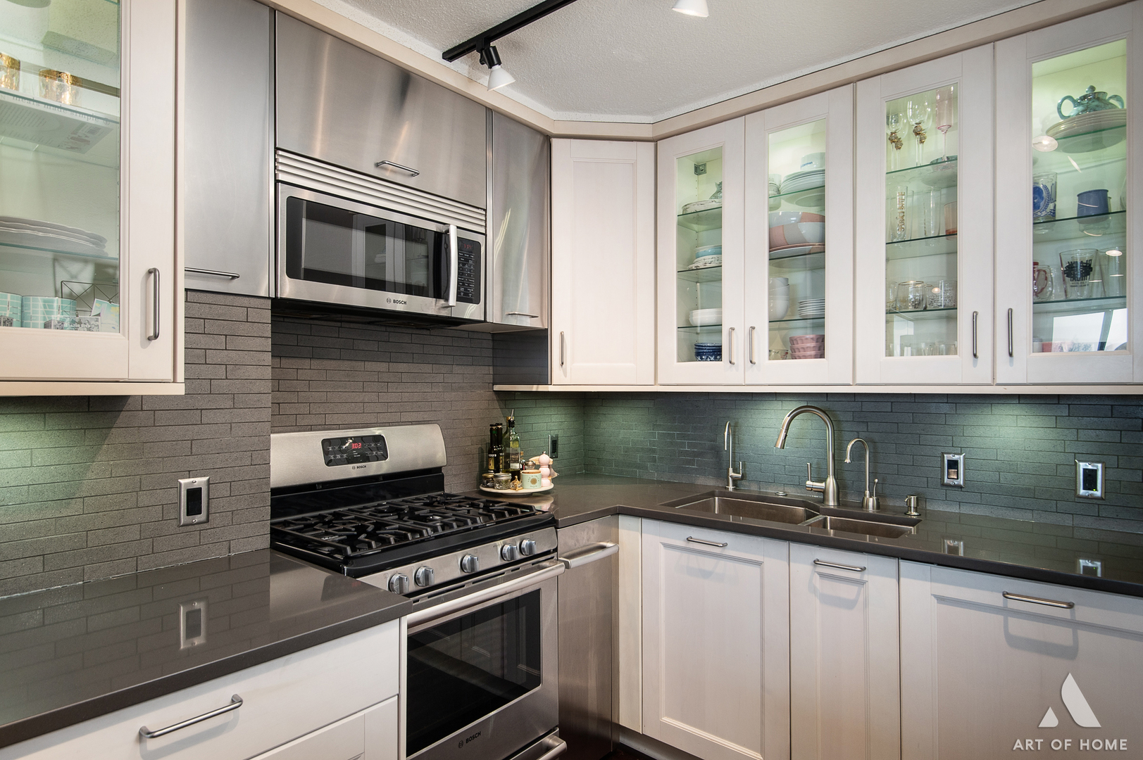 2144 N Lincoln Park West Unit: 8C