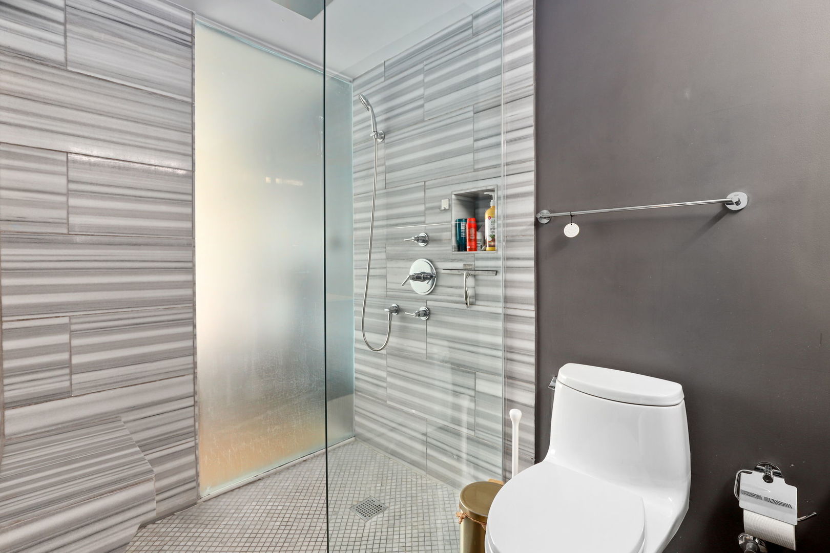 3470 N Lake Shore Drive Unit: 5A