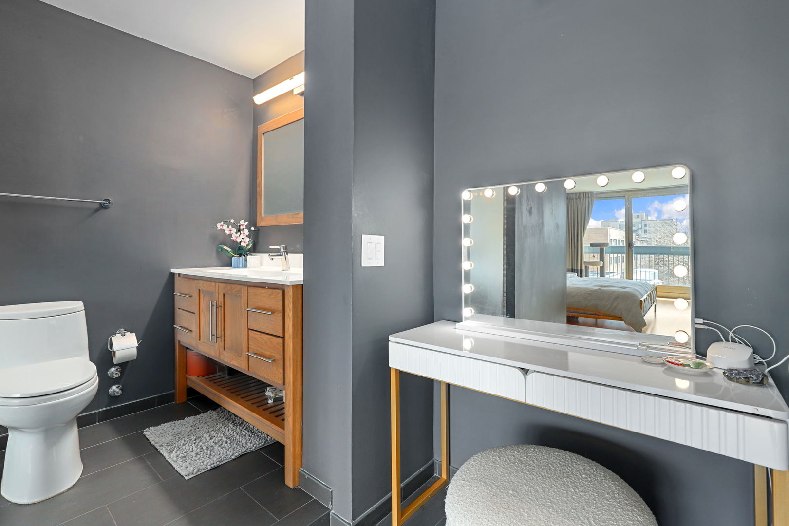 3470 N Lake Shore Drive Unit: 5A