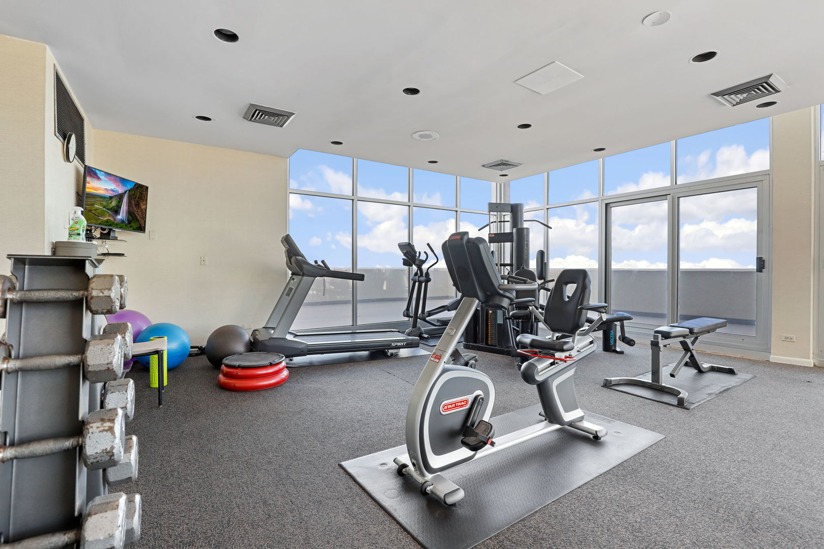3470 N Lake Shore Drive Unit: 5A